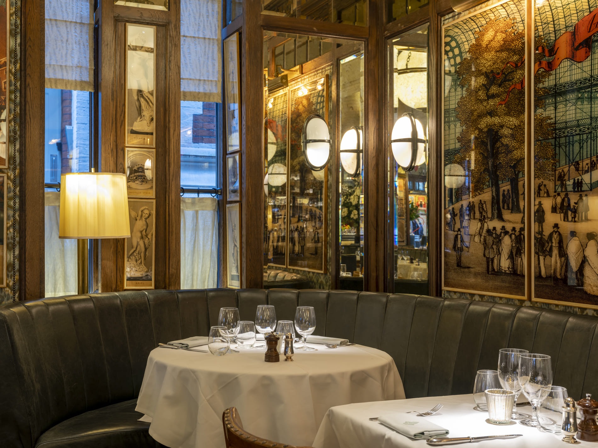 Ivy Kensington Group booth dining