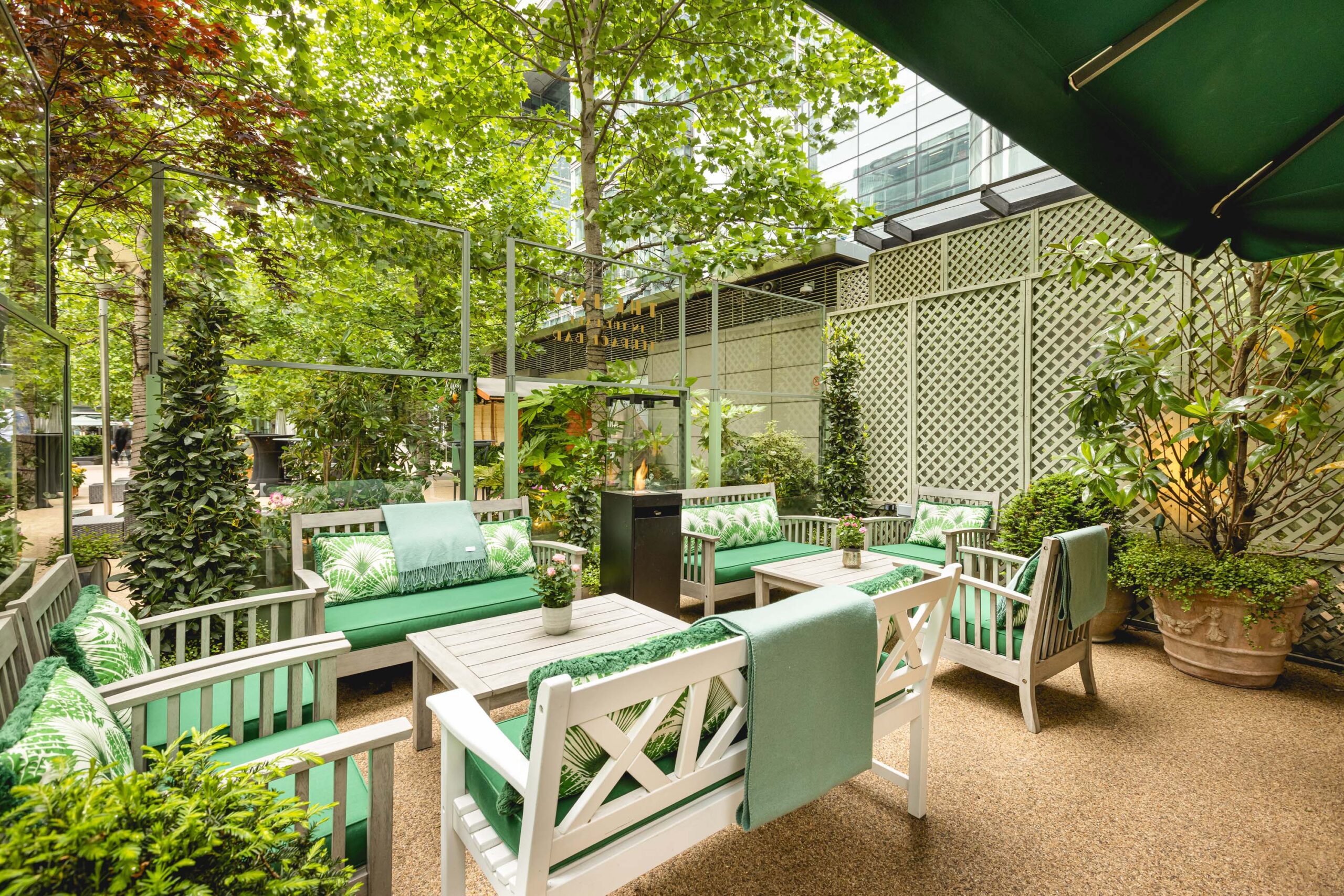 seating outside area at the ivy canary wharf